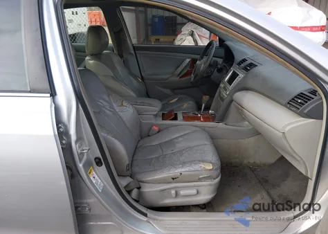 2010 Toyota Camry Xle V6 z USA, uszkodzony, nr VIN 4T1BK3EK4AU113549